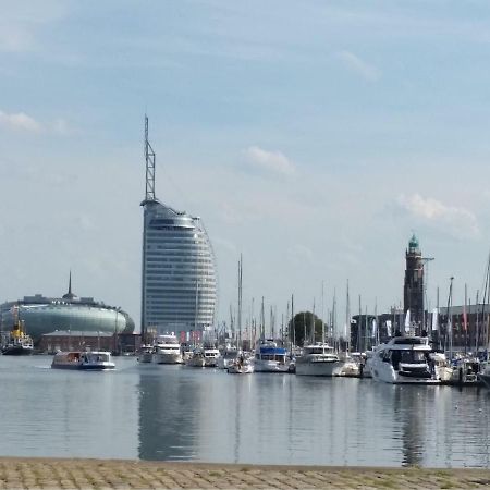 Ferienwohnung Koralle - Am Wasser Bremerhaven Bagian luar foto