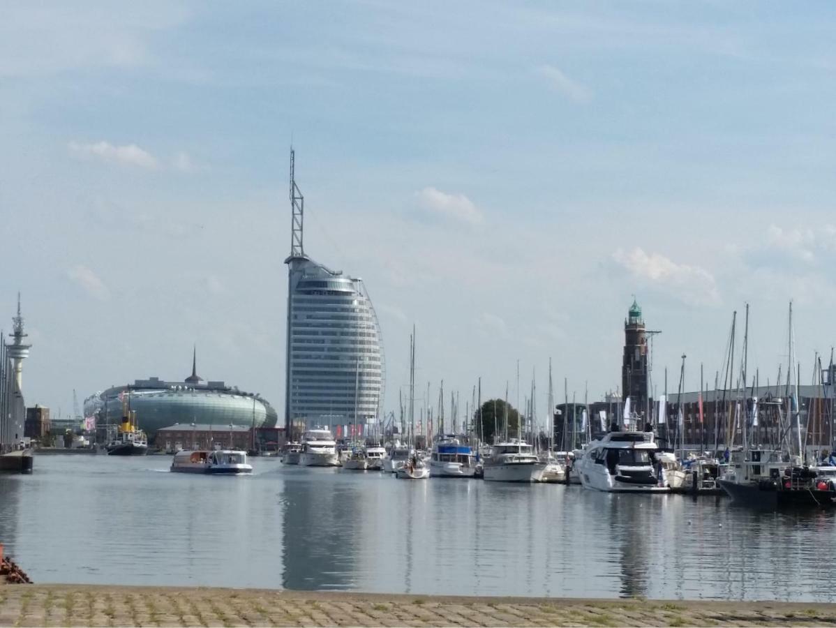 Ferienwohnung Koralle - Am Wasser Bremerhaven Bagian luar foto
